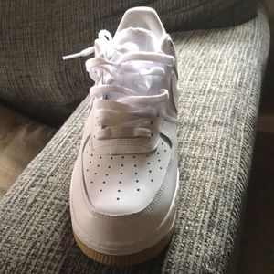 Selling Air Force 1 for 60$